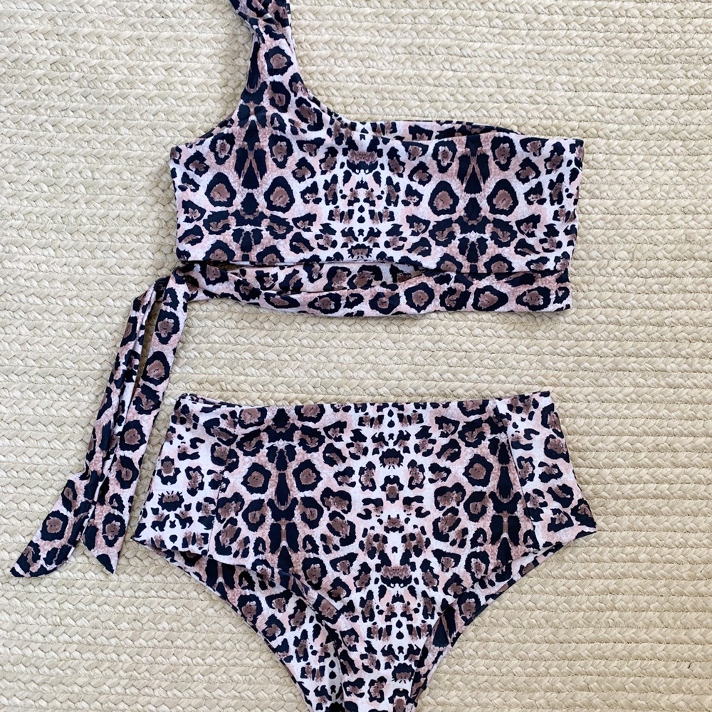 High waisted leopard print bikini